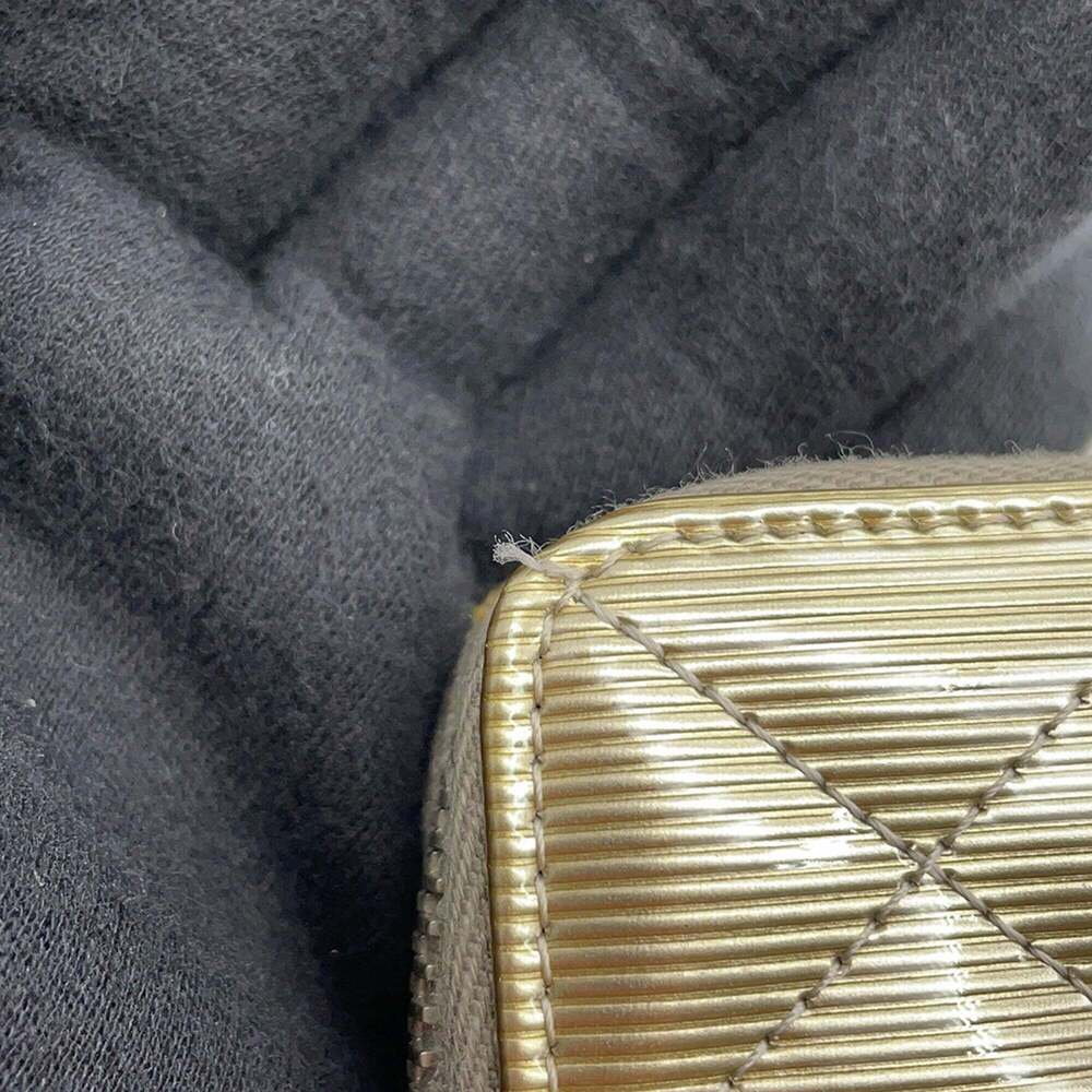 CHANEL Gold Leather Logo Wallet - Picture 5 of 16